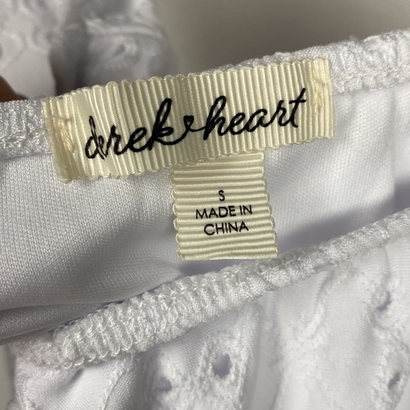 Derek Heart white eyelet lined top NWT size S - Picture 3 of 9